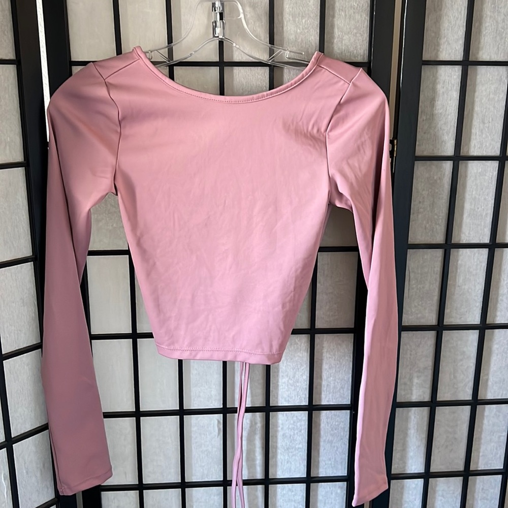 Long sleeve crop top